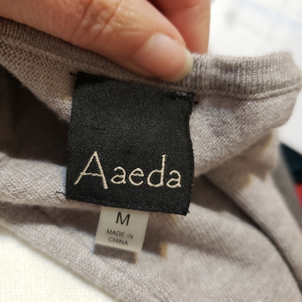Aaeda Size Meduim Colorblock Women's Sweater - Picture 6 of 9
